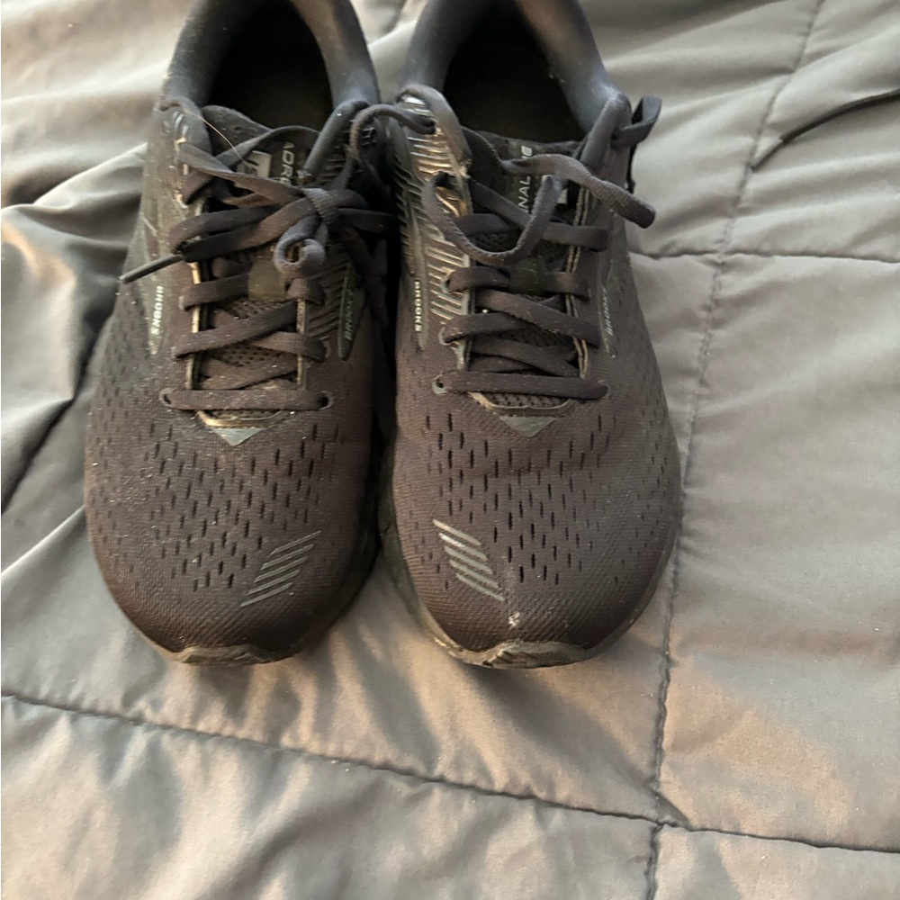 Brooks Black Athletic Shoes with Breathable Mesh